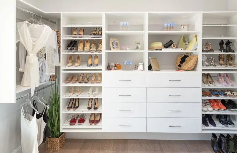 Vista closet system with shoe racks and drawers